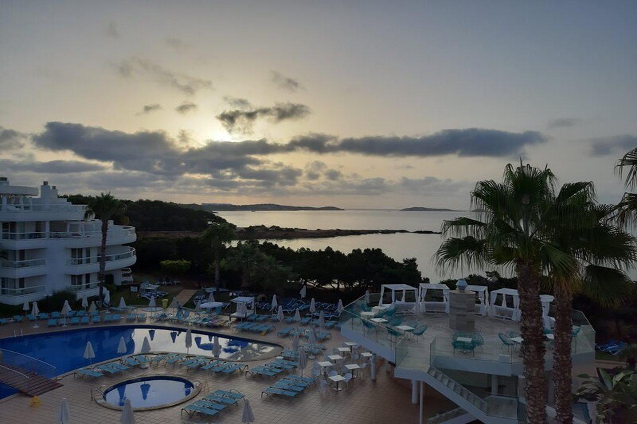 Aparthotel Tropic Garden Santa Eularia des Riu Exterior photo