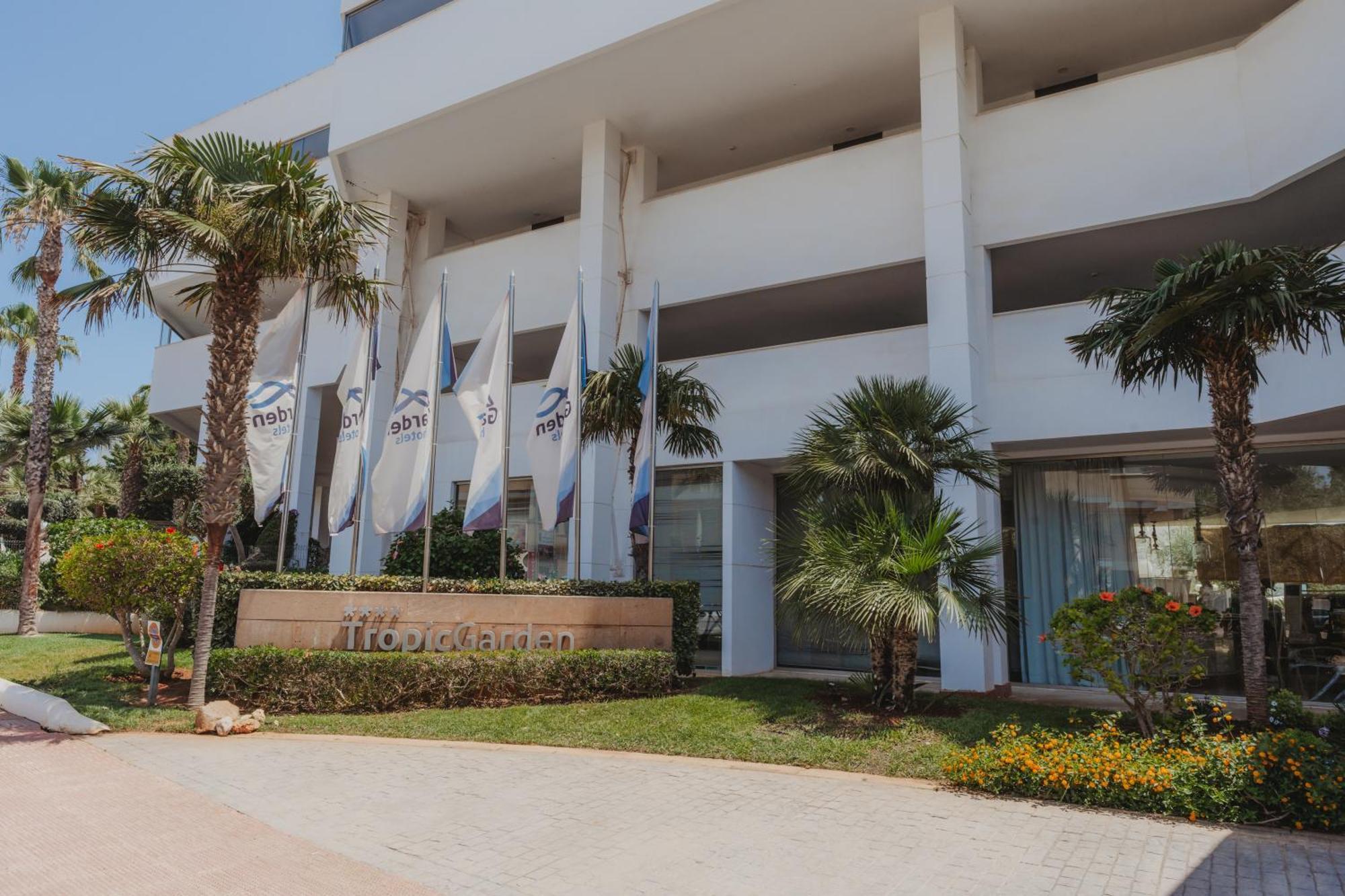 Aparthotel Tropic Garden Santa Eularia des Riu Exterior photo