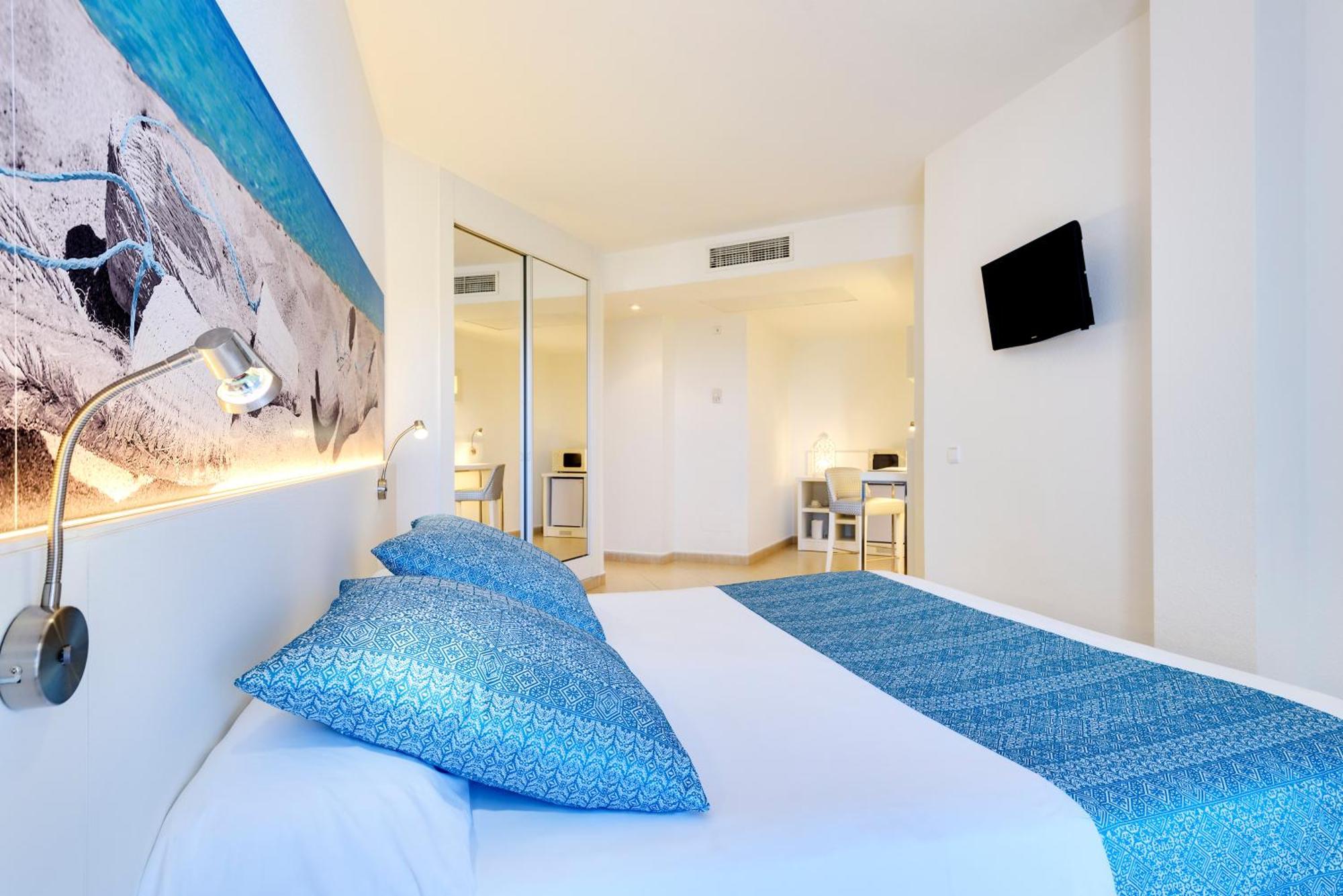 Aparthotel Tropic Garden Santa Eularia des Riu Exterior photo