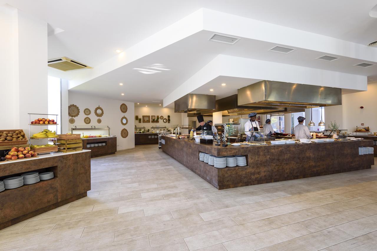 Aparthotel Tropic Garden Santa Eularia des Riu Exterior photo